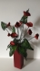 Bouquet rouge dans son vase, fait main, papier mâché, fleurs éternelle, à offrir ou pour sa décoration