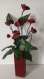 Bouquet rouge dans son vase, fait main, papier mâché, fleurs éternelle, à offrir ou pour sa décoration