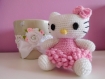 Petite peluche / doudou au crochet chat blanc et rose hello kitty