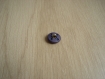 Quatre boutons à queu deux matière vintage violet et métal   12-52