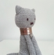 Décoration chat au crochet assis | décoration chambre bébé et enfant | chat au crochet | cadeau de naissance | déco bébé | déco chat