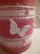 Boite cache pot vase porte crayon en boite en fer (conserve)décorer rose avec des papillon blanc 