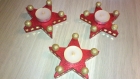 Un lot de 3 étoiles avec bougies en bois pour un décor de noël rouge et or 