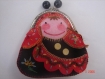 Porte monnaie matriochka poupée russe fait main en feutrine tissu rouge et noir 